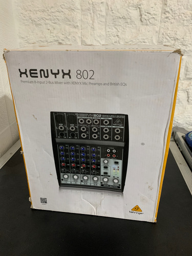 Consola Behringer Xenyx 802 - 4 Canales 2 Mono/2 Estéreo (Usado)