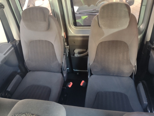 Imagem 10 de 11 de Fiat Doblo 2013 1.8 16v Essence Flex 5p