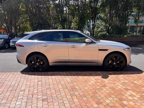 Jaguar F-PACE R-Dynamic Mhev Hibrida 3.0