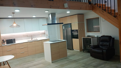 Arriendo Amplia Y Luminosa Casa En Condominio
