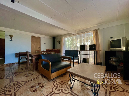 Casa En Venta De 7 Dorm. En Quilpué