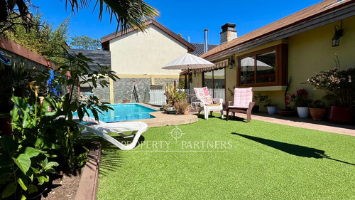 Casa Con Piscina En Lomas De San Andrés