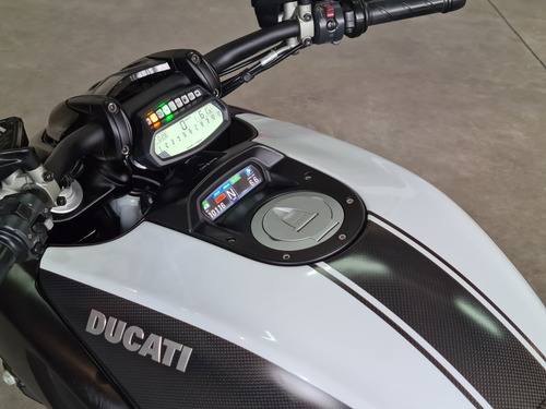 Imagen 5 de 10 de Ducati Diavel Carbon