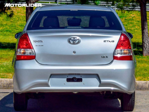 Imagen 4 de 25 de Toyota Etios X-b 1.5 Extra Full | Permuta / Financia