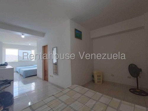 Cf Hermoso Apartamento Tipo Dúplex Con Linda Vista A La Venta En Urb. Andrés Bello, Maracay!! Listing 25-16098