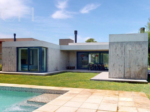 Casa En Venta Costa Esmeralda Con Pileta