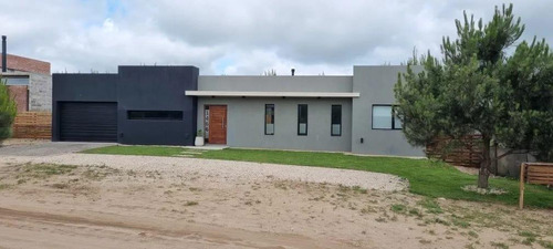 Casa En Venta - 3 Dormitorios 2 Baños 1 Cochera - 767mts2 - Pinamar