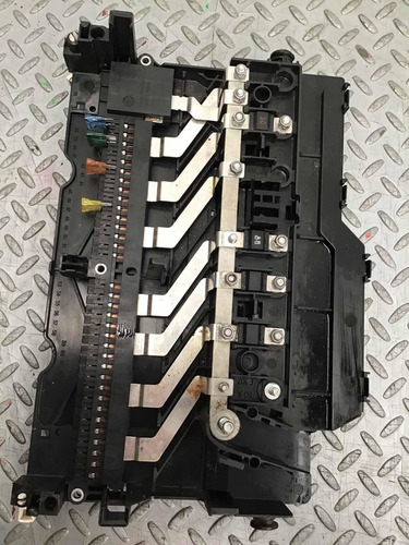 Caja Porta Fusibles Bmw 320 I Aut V6 2.2 98/2007 (Usado)