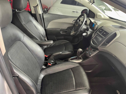 Imagen 6 de 23 de Chevrolet Sonic 2017 1.6 Ltz At Mx 5 P