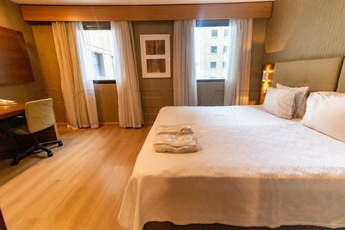 Imagem 1 de 15 de Flat Na Av. Ibirapuera, Prox Ao Metro Eucaliptos E Ao Shopping Ibirapuera - Sf31365