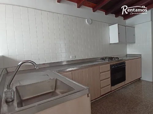 Oficina En Arriendo En Laureles. Cod A775204