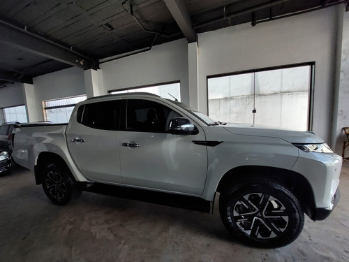 Mitsubishi L200 2.4 Triton Sport Hpe S Cab. Dupla 4x4 Aut. 4p