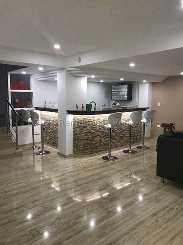 Imagen 9 de 12 de Casa Venta La Union Mls #22-10548 Espectacular Casa, De 3 Niveles, Recién Remodelada Lujosa Y Confortable Con Amplios Espacios Iluminados De Forma Natural, Totalmente En Mármol
