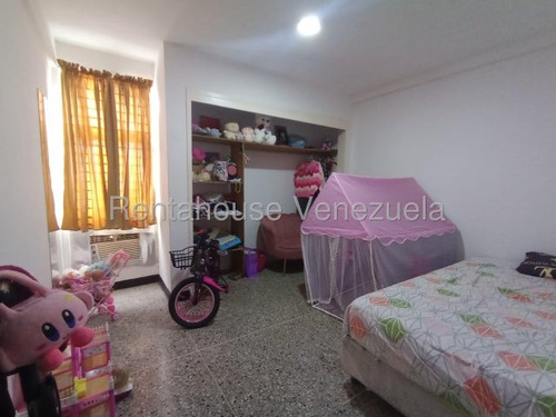 Aslibel Melendez Asesor Inmobiliario De Renta House Ofrece Espacioso Apartamento De 104 Metros Cuadrados #25-22649