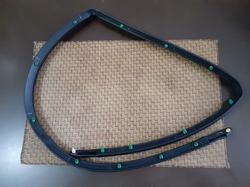 Goma Inferior De Puerta Delt Izquierda De Grand Cherokee.