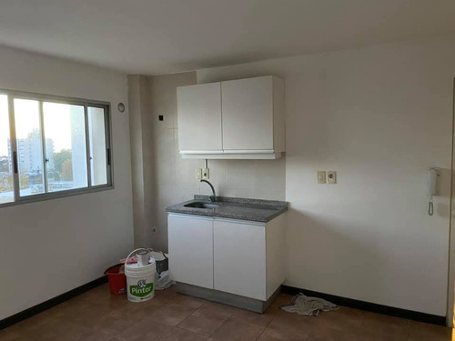 Se Alquila Lindo Apartamento En Zona Del Parque Rodo.