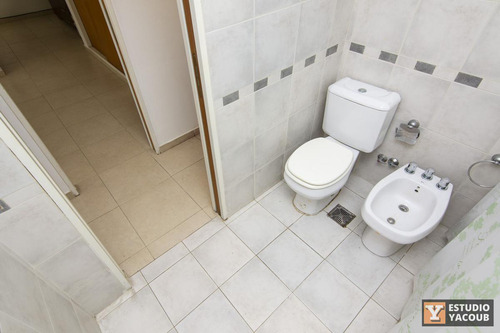 Imagen 18 de 30 de Departamento En Venta - 2 Dormitorios 1 Baño - Cochera - Terraza - 120mts2 - La Plata