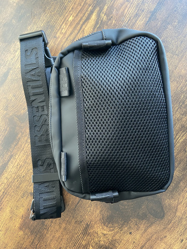 Bandolera Essentials Negra