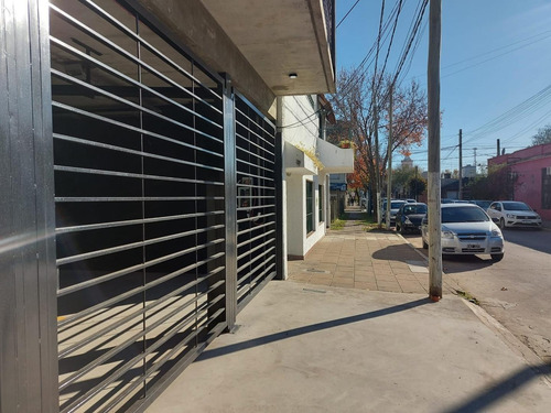 Imagen 8 de 9 de Cochera A La Venta En Edificio. Pilar