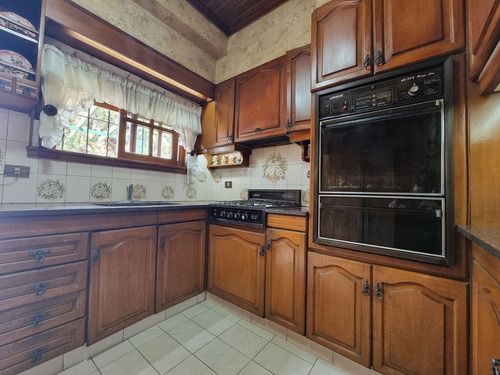 Casa En Venta 4 Amb Con Jardín Y Pileta. Padua