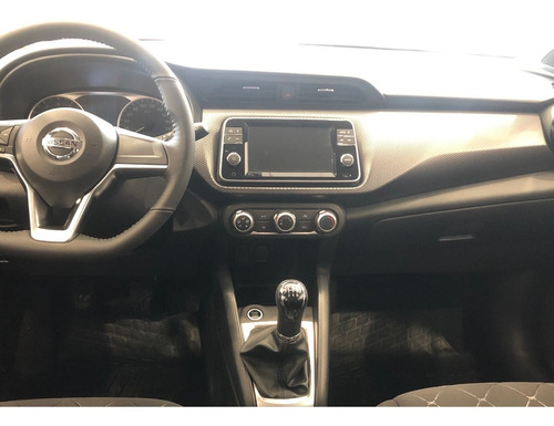 Nissan Kicks Advance Mt .......