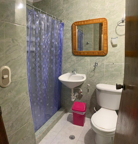 Imagen 14 de 19 de Apartamento En Venta De Oportunidad Juan Griego Edificio La Galera