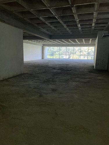 Oficinas En Venta 220 M2 - Urb.los Naranjos Con Financiamiento