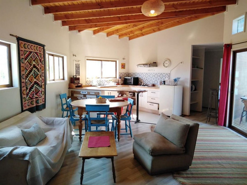 Casa En Venta De 5 Dorm. En Limache