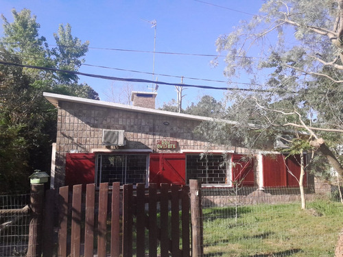 Excelente Y Luminosa Casa. Sólo Está Publicada En Mercado Libre Y No Se Alquila Anual.