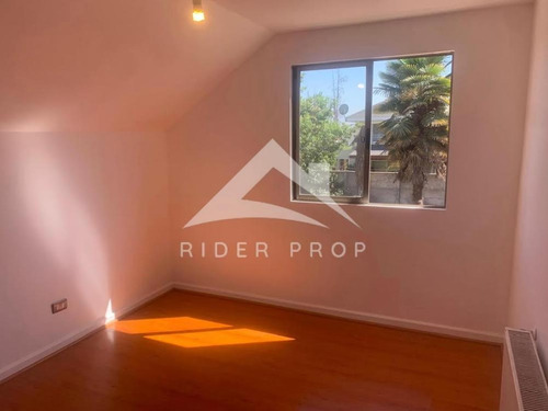 Condominio Camino Del Canelo - Alto Macul / Como Nueva