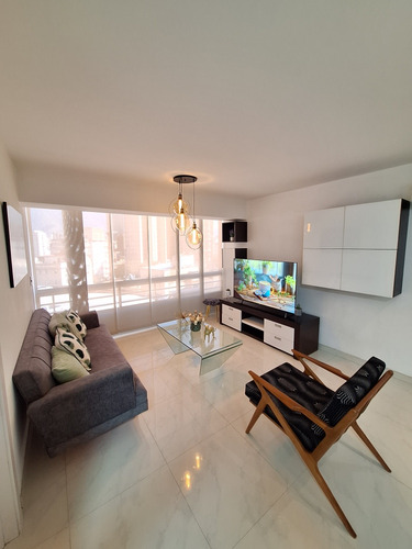 Alquilo Exclusivo Y Remodelado Apto. Colinas De Bello Monte.centro Polo. Puesto Techado, Amoblado, Excelente Residencia