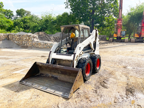 Minicargador Bobcat S185