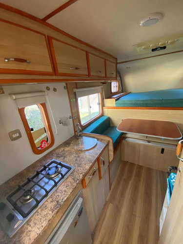 Imagen 2 de 10 de Camper Heevel