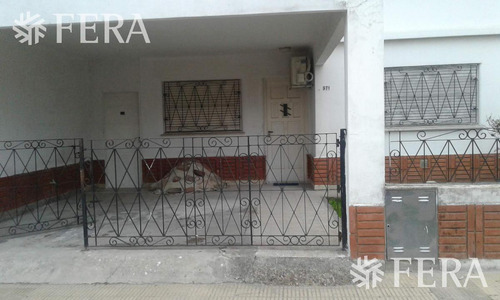 Venta De Casa Para 2 Familias De 3 Ambientes En Wilde Con Cochera (24671)