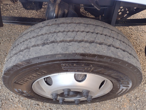 Imagem 15 de 15 de Caminhão 3/4 90v18 Motor Cummins 2013 Baú Novo Facchini