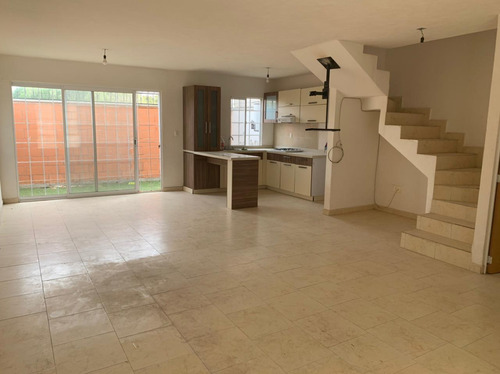 Casa En Venta En Frac. El Dorado I Leon, Gto. Cerca De Ambas Entradas, Junto A Wallmart De Via Alta