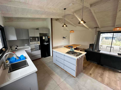 Casa En Arriendo A 5 Minutos Centro De Pucón (97123)