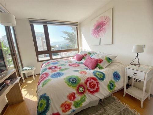 Departamento En Venta De 2 Dorm. En Las Condes