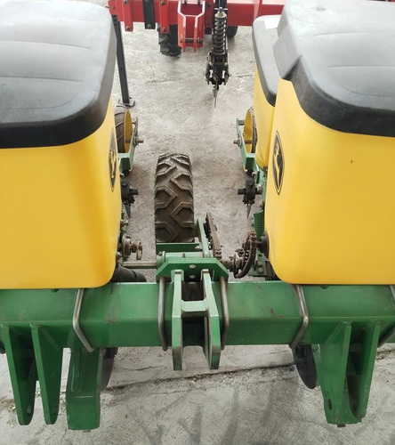Sembradora John Deere 1010 Max Planter 4 Surcos