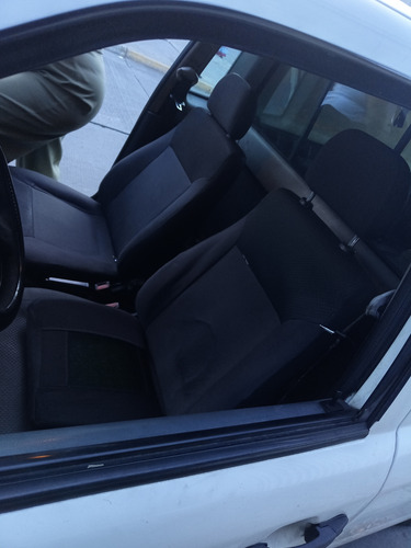 Volkswagen Pointer Pick Up 1.6 Base Mt