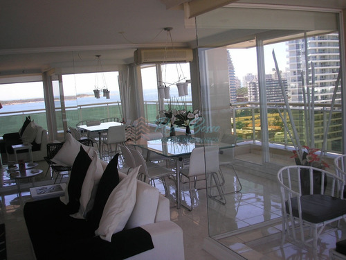 Apartamento En Mansa, 3 Dormitorios *- Ref: 1935