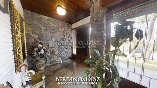 Casa - Playa Mansa- Ref: 344