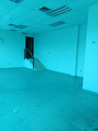 Imagen 10 de 15 de Vende O Alquila Galpon En Conjunto Empresarial Aero Centro Internacional Valencia Fg