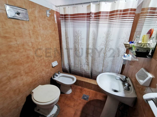 Imagen 20 de 20 de Casa 2 Dormitorios En Venta En Villa Elisa