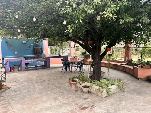 Vendo Casa 2 Dormitorios- Arguello - 720 M2 Terreno