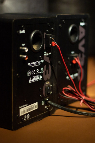 Monitor De Áudio M-audio Av30 (par)