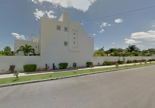Casa De Adjudicación Bancaria En Venta Ubicada En Fraccionamiento Quinta Madeira, Quintana Roo. Cmr.