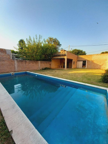 Imagen 1 de 6 de Terreno C/piscina Y Quincho En Venta - Sauce Viejo