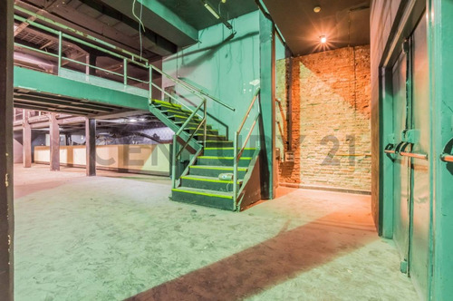 Excepcional Y Unica Propiedad Comercial En La Mejor Zona De San Telmo!!
