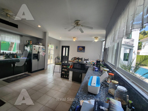 Casa En Venta 4 Recámaras, Amueblada, Piscina, Estudio Tv, Res. Campestre, Cancún